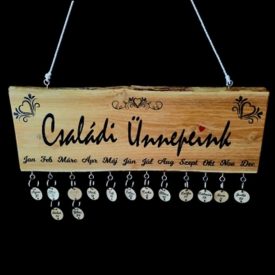   AndiSign Családi Ünnepeink tábla egyedi nevekkel és dátumokkal