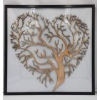 Szív alakú fa keretben