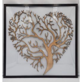 Szív alakú fa keretben